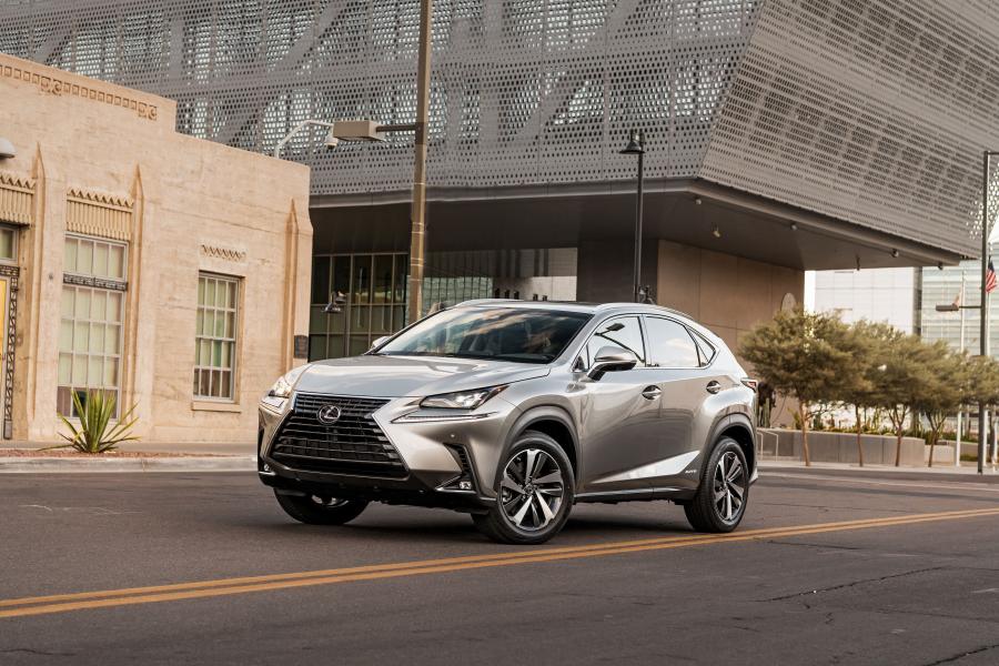  Lexus NX300h 2017 года  (NA) (фото 24 из 28)